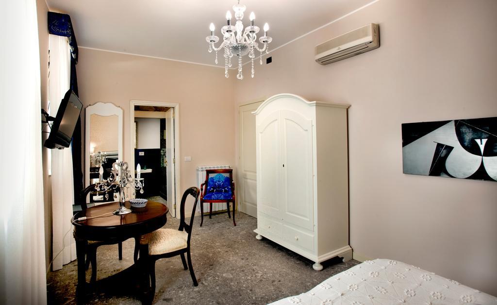 Porta Di Mezzo Luxury Suites & Rooms Taormina Bilik gambar