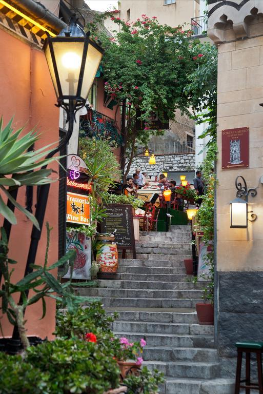 Porta Di Mezzo Luxury Suites & Rooms Taormina Luaran gambar